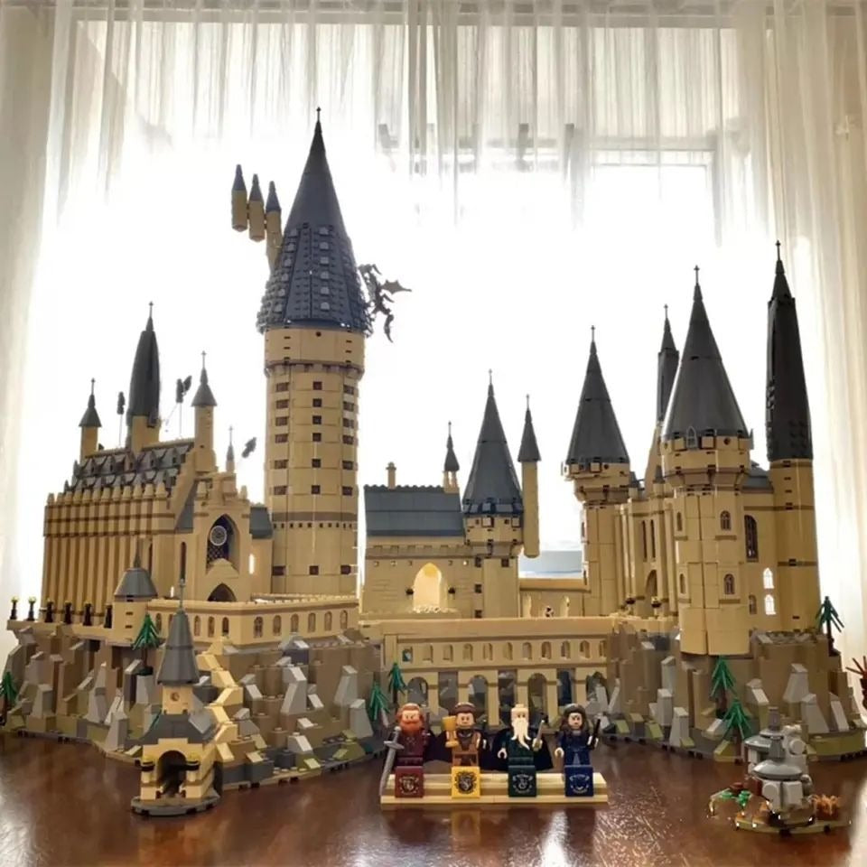 Harry Potter, Hogwarts Castle, Not Lego but compatible, Huge Set - 6120 Pcs