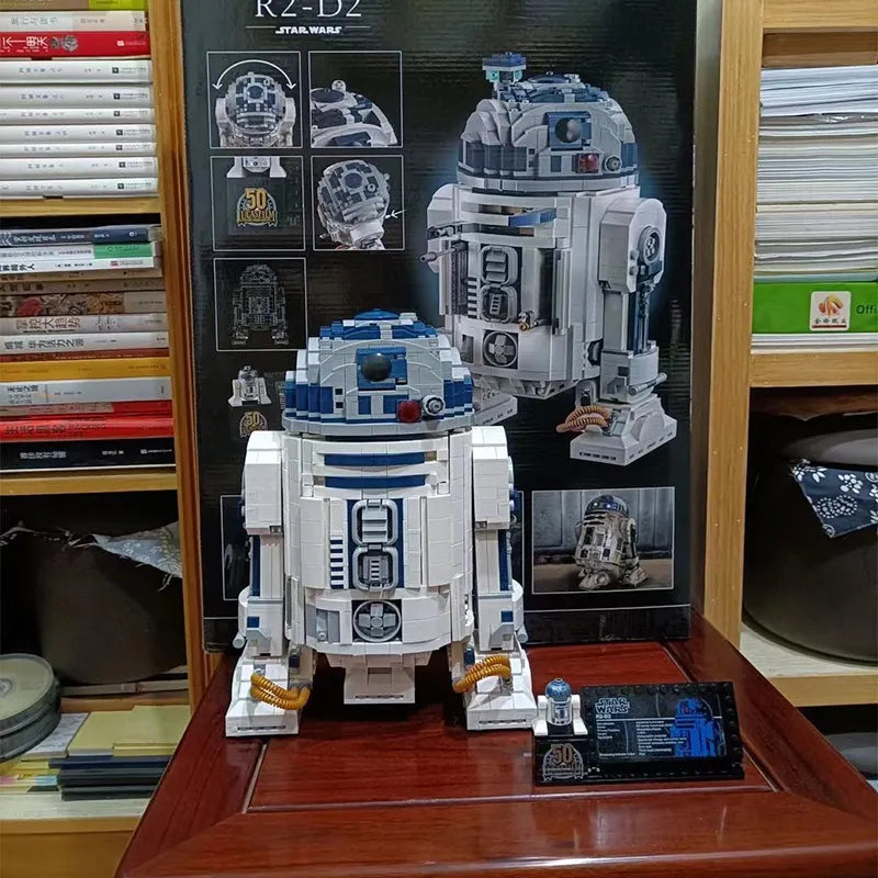 R2 D2 Building Block Set. 2411 Pieces